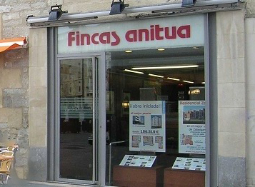 Fachada Fincas Anitua